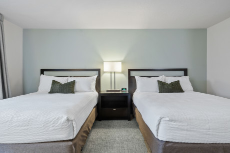 Two Queens Courtyard View - Pet Friendly