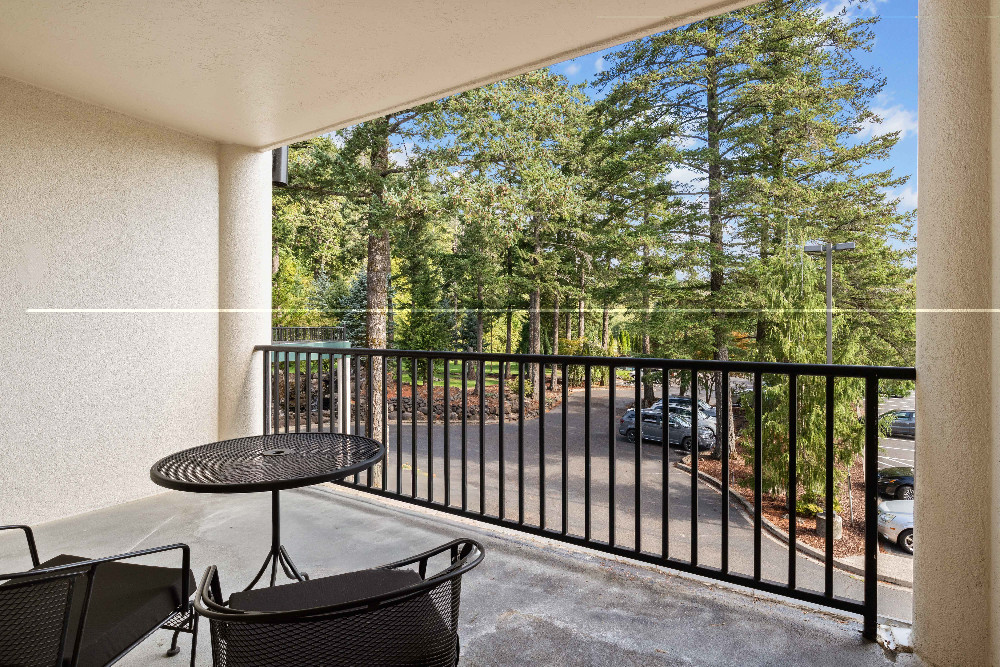 King with Balcony - Pet Friendly