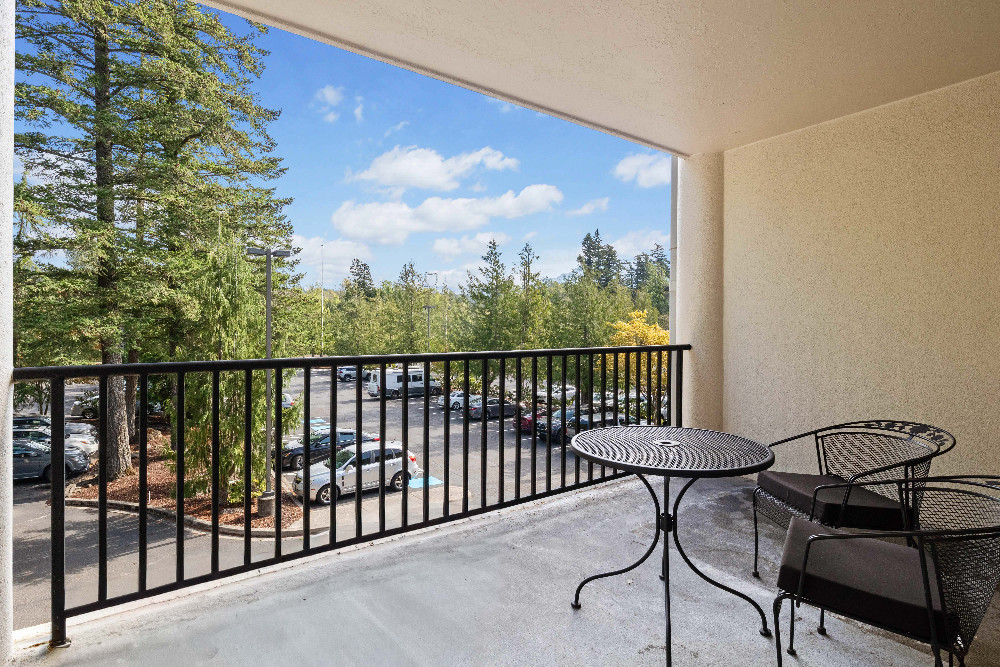 King with Balcony - Pet Friendly