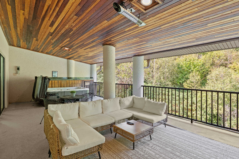 Two Bedroom Mineral Hot Tub Suite Forest View