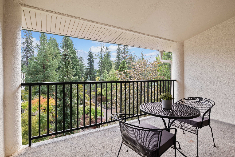King Garden View With Balcony